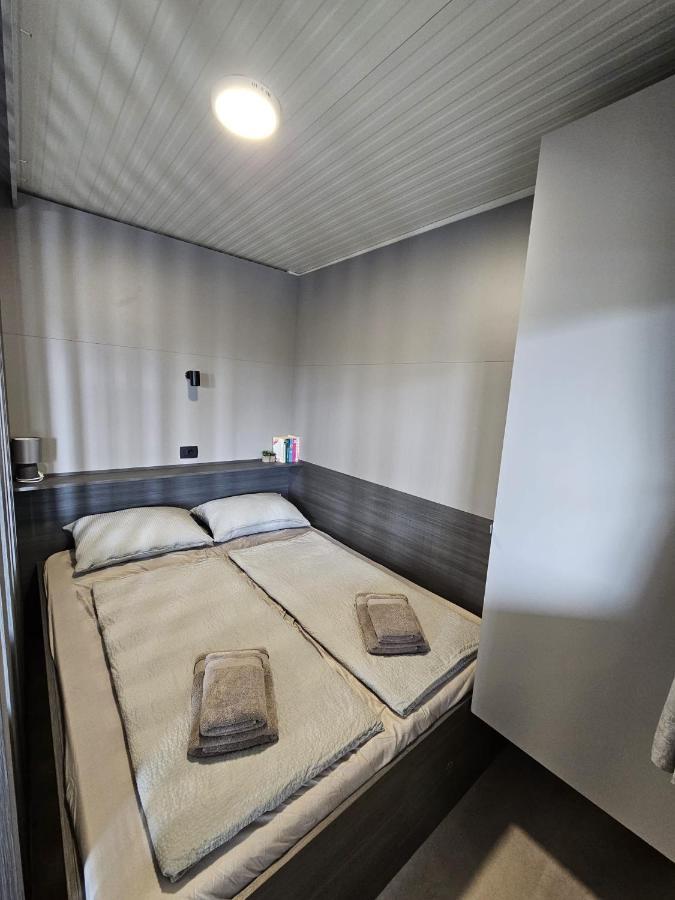 Big Berry Kolpa - Merryberry Mobile House Метлика Экстерьер фото